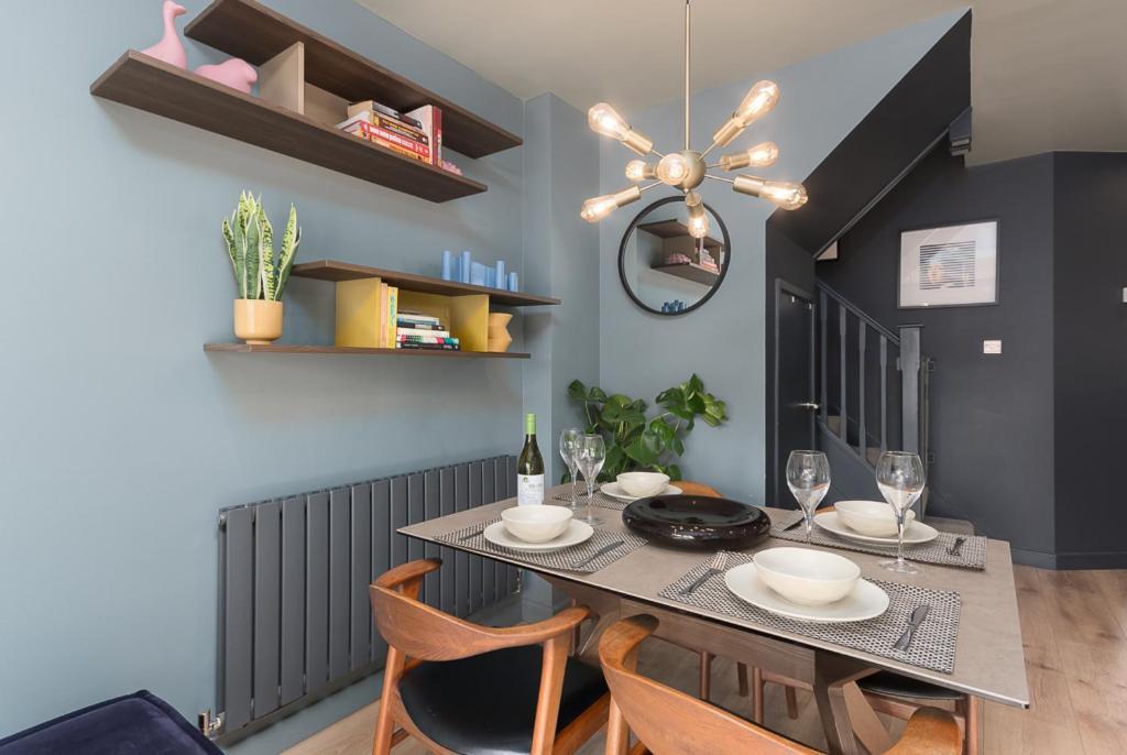 Castle Townhouse Kenilworth - Private Parking - 24 Hr Gym Access - Town Centre Lejlighed Eksteriør billede