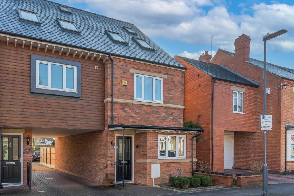 Castle Townhouse Kenilworth - Private Parking - 24 Hr Gym Access - Town Centre Lejlighed Eksteriør billede