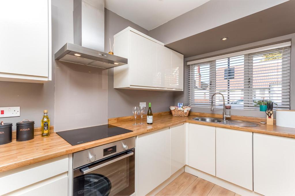 Castle Townhouse Kenilworth - Private Parking - 24 Hr Gym Access - Town Centre Lejlighed Eksteriør billede